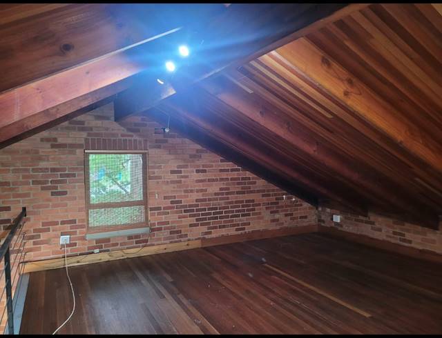 90M² OFFICE TO LET IN DAWNCLIFFE